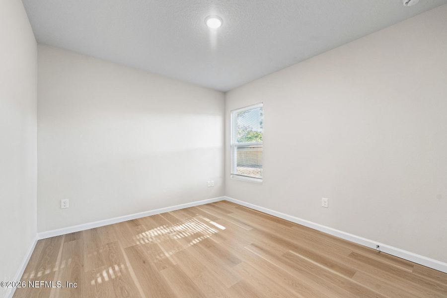 Spacious, unfurnished interior of a new home in , Jacksonville (Image 19).