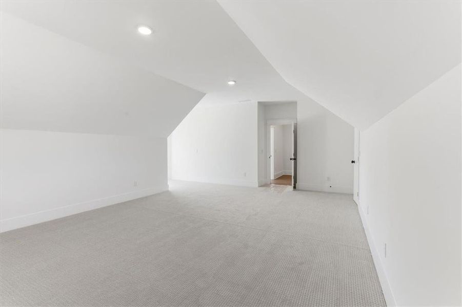 Spacious, unfurnished interior of a new home in , Waleska (Image 35).