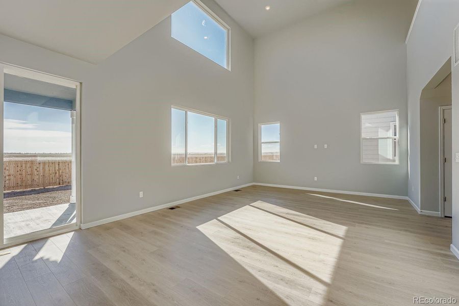 Spacious, unfurnished interior of a new home in Wolf Creek Run, Strasburg (Image 15).