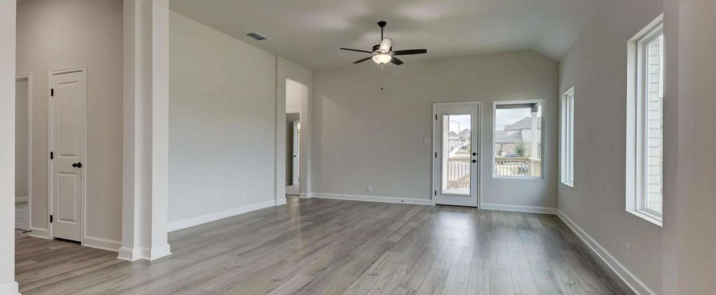 Representative unfurnished interior of a home built from the Sycamore by Ashton Woods in Arcadia Ridge, San Antonio (Image 15).
