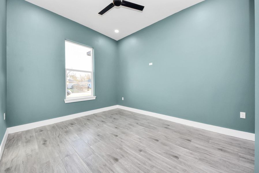 Spacious, unfurnished interior of a new home in , Pasadena (Image 34).