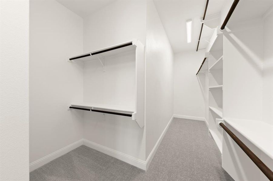 24. 1328 David - Closet 24. 1328 David - Closet