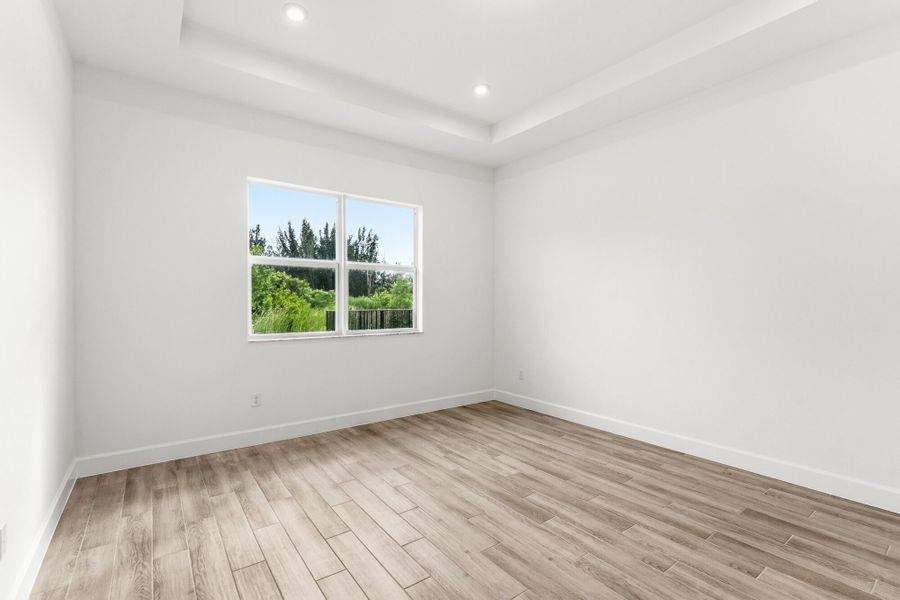 Spacious, unfurnished interior of a new home in Tradition, Port St. Lucie (Image 10).