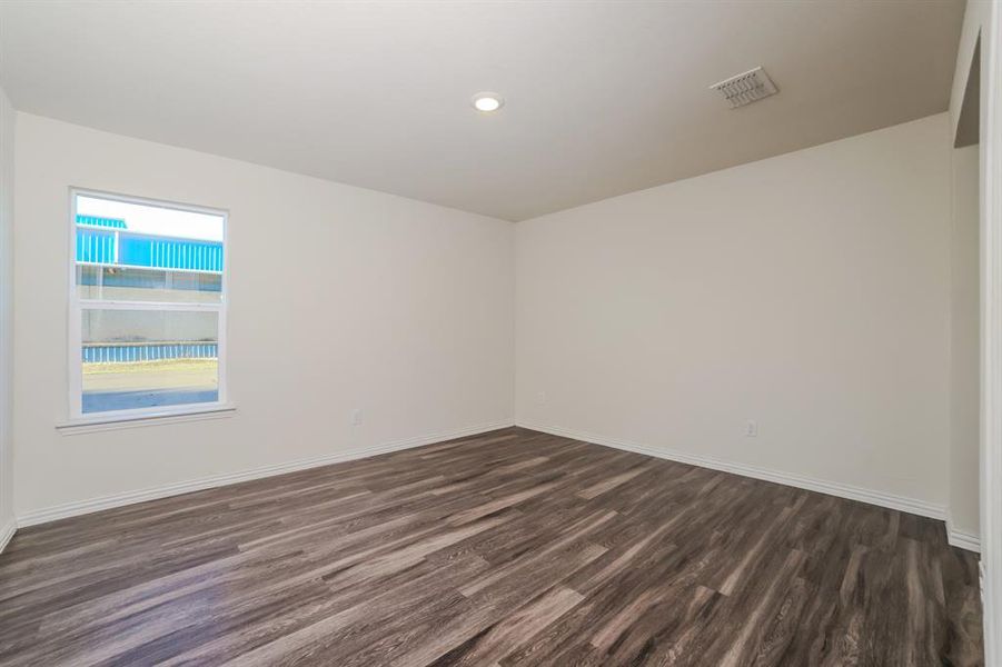 Spacious, unfurnished interior of a new home in , Waco (Image 19). Spacious, unfurnished interior of a new home in , Waco (Image 19).