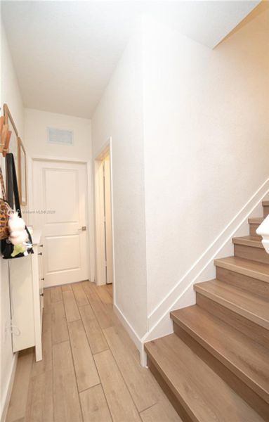 Spacious, unfurnished interior of a new home in , Homestead (Image 20).