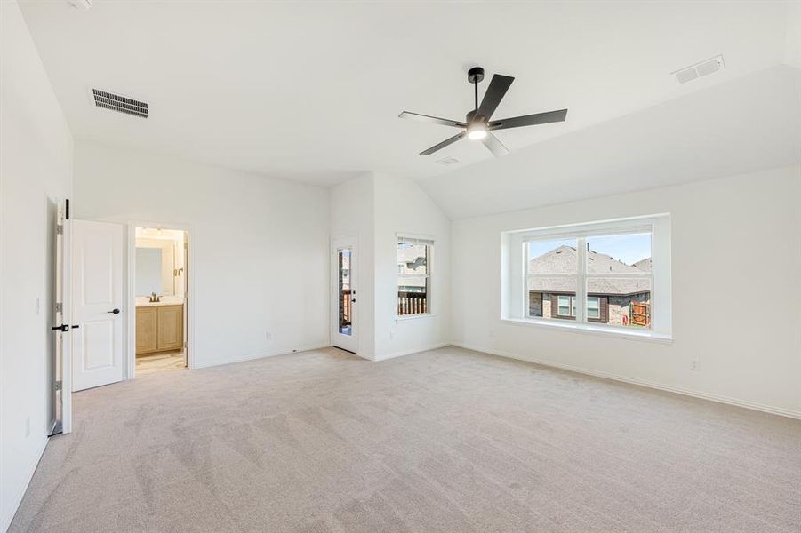 Spacious, unfurnished interior of a new home in Eagle Glen 50, Alvarado (Image 38).