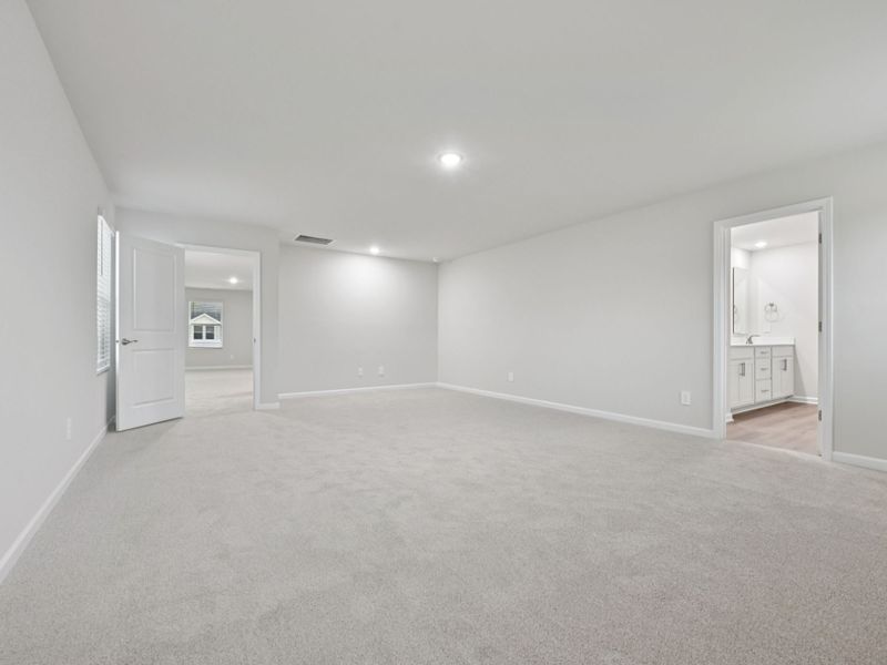 Spacious, unfurnished interior of a new home in Oak Manor - Signature Series, Garner (Image 13).