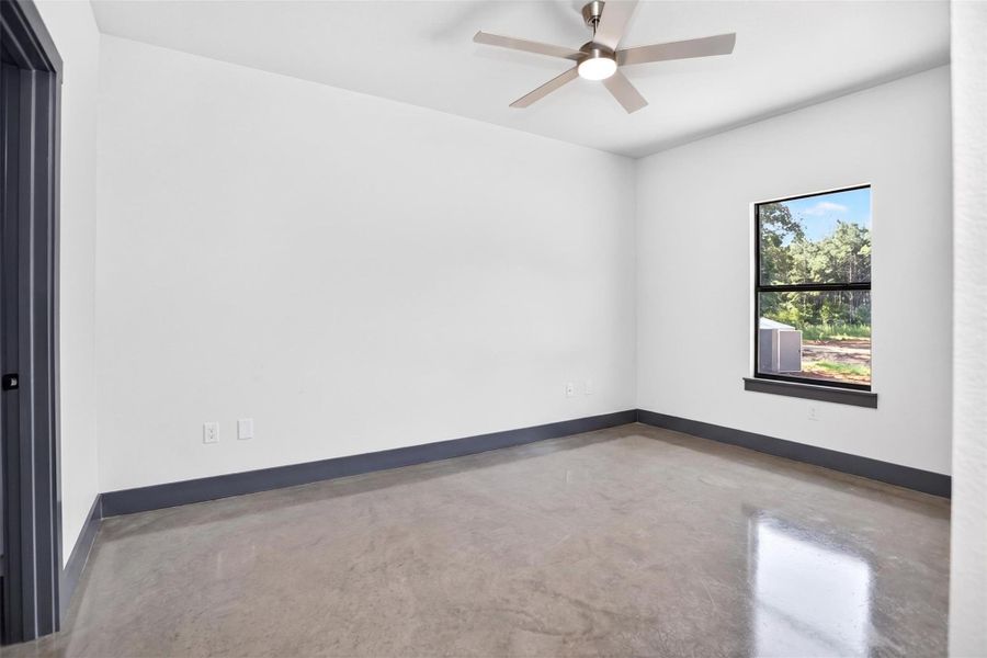 Spacious, unfurnished interior of a new home in , Nacogdoches (Image 17).
