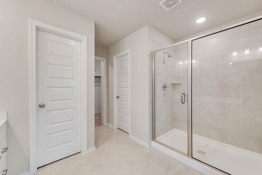 Furnished interior view inside a new home in , Fort Worth (Image 11).