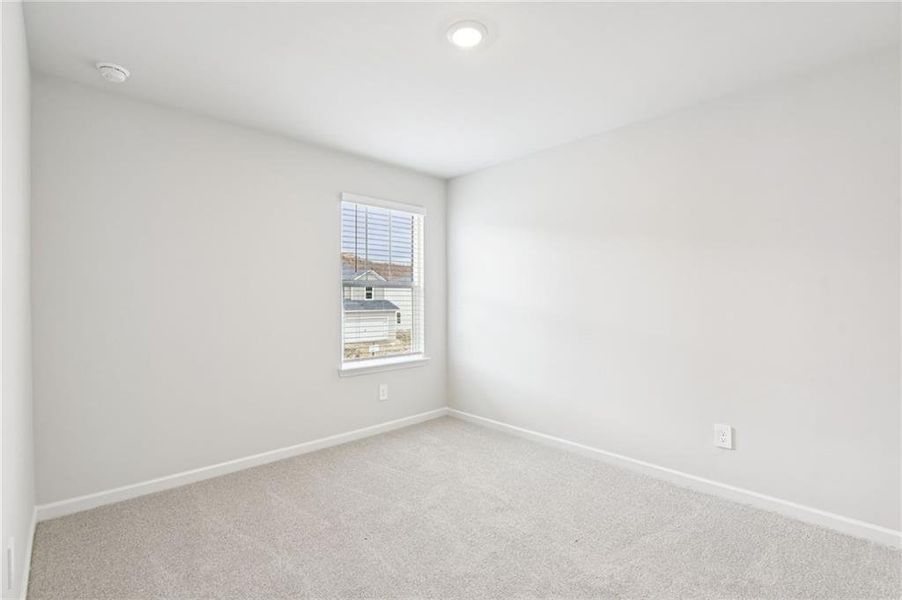 Spacious, unfurnished interior of a new home in Ivey Township, Dallas (Image 37).