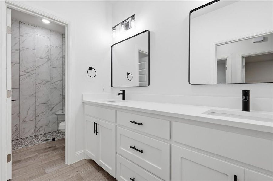 Furnished interior view inside a new home in , Sanger (Image 5).