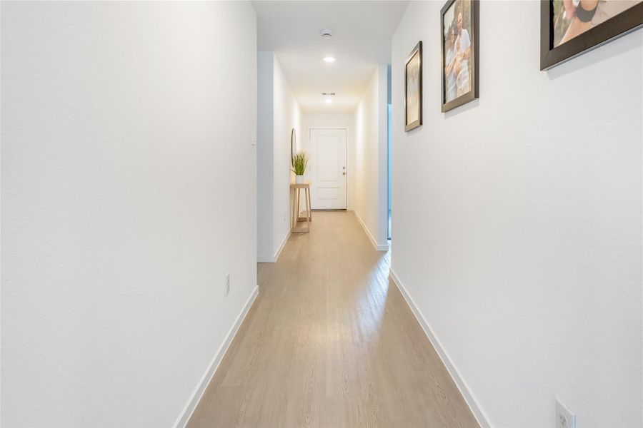 Spacious, unfurnished interior of a new home in Tavola, New Caney (Image 20).