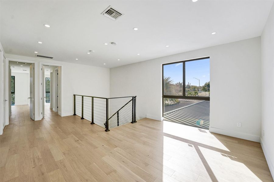 Spacious, unfurnished interior of a new home in , Fort Lauderdale (Image 71). Spacious, unfurnished interior of a new home in , Fort Lauderdale (Image 71).
