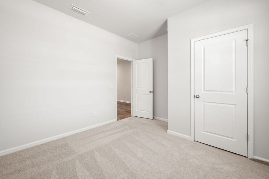 Spacious, unfurnished interior of a new home in Heartwood, Richmond Hill (Image 13).