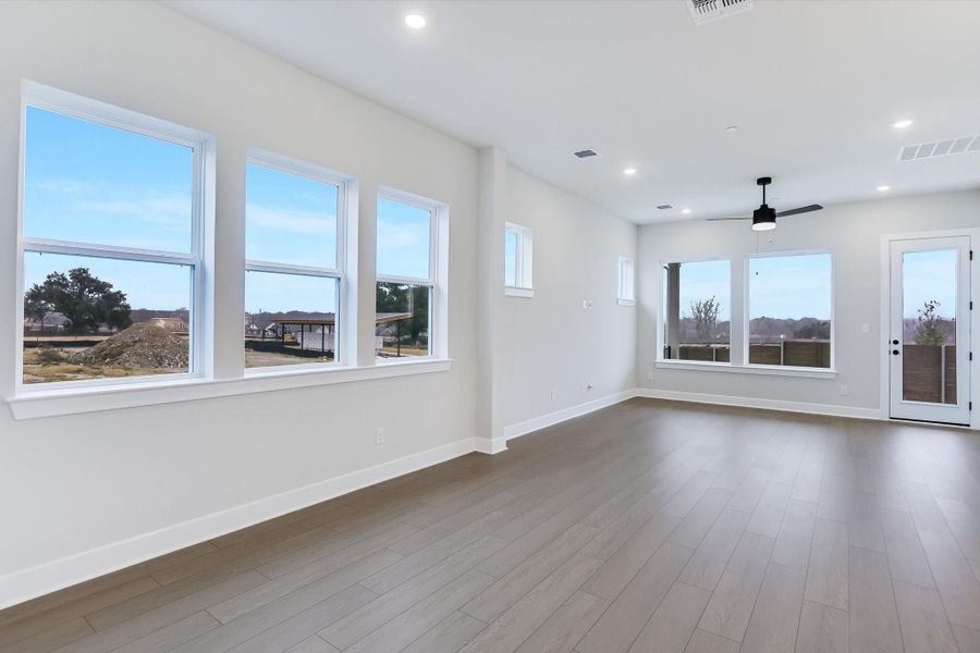 Family Room - Dining