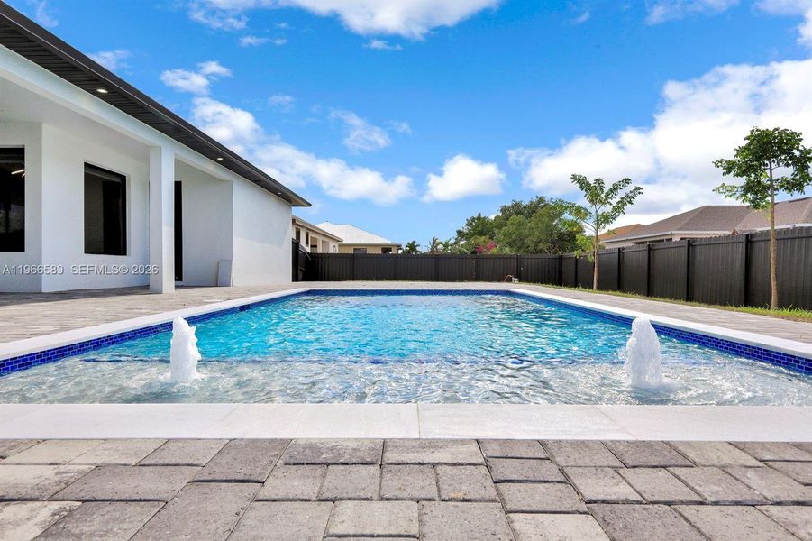 Exterior details and patio area of a home in , Cape Coral (Image 25).