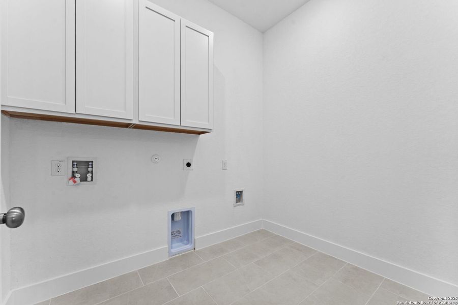 Spacious, unfurnished interior of a new home in , New Braunfels (Image 29).