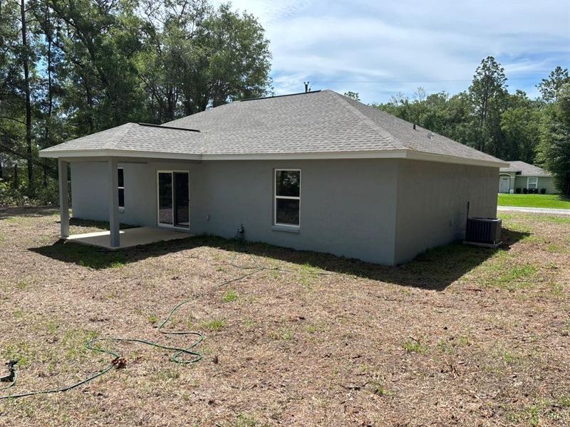 Exterior details and patio area of a home in , Dunnellon (Image 18).