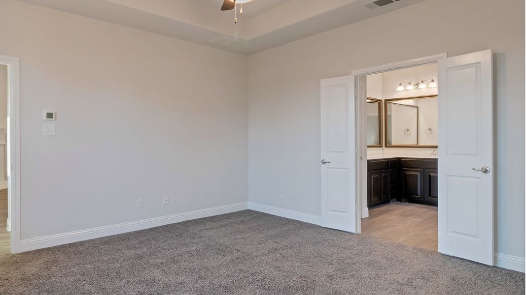 Spacious, unfurnished interior of a new home in Morningstar, Aledo (Image 25).