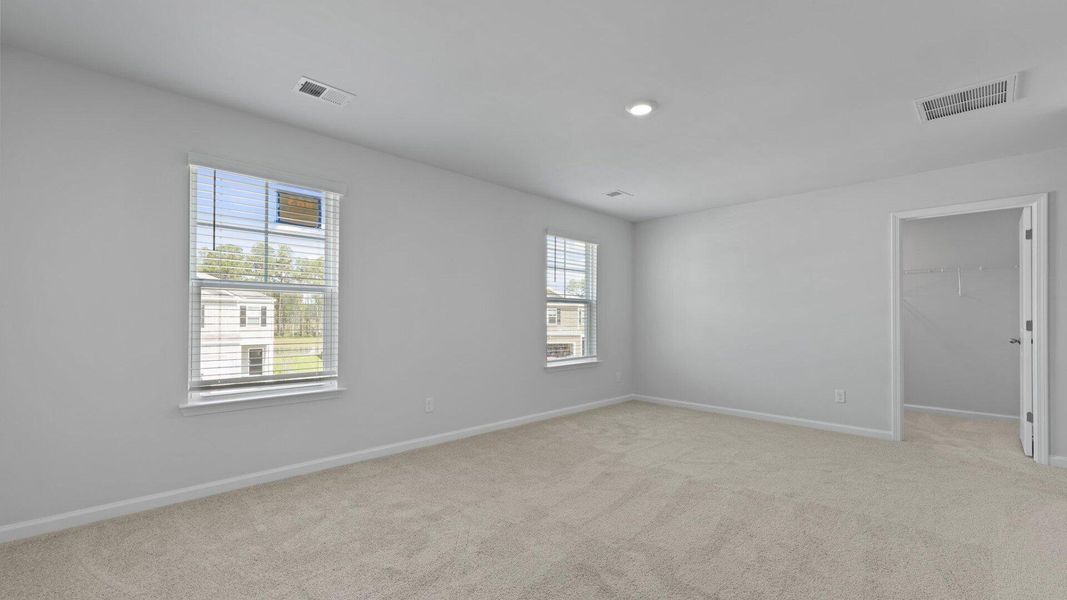 Spacious, unfurnished interior of a new home in Carolina Groves, Moncks Corner (Image 21).