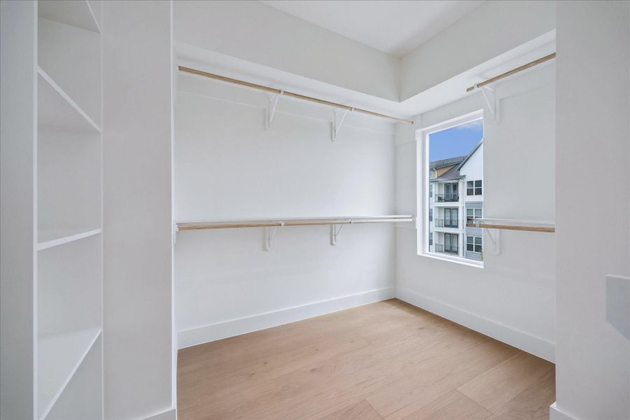 Spacious, unfurnished interior of a new home in , Houston (Image 26).