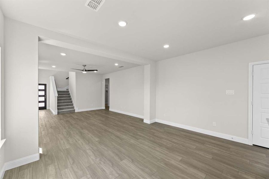 Spacious, unfurnished interior of a new home in Keeneland, Aubrey (Image 24).