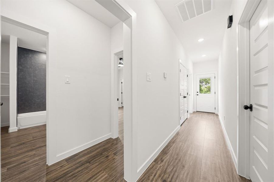 Spacious, unfurnished interior of a new home in , Hillsboro (Image 12).