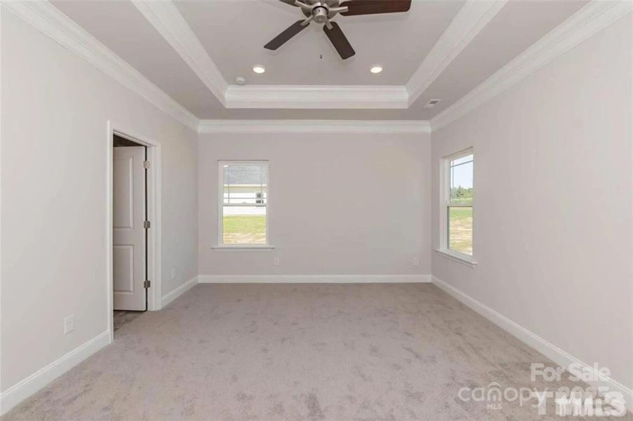 Spacious, unfurnished interior of a new home in Swann Hills, Statesville (Image 11).