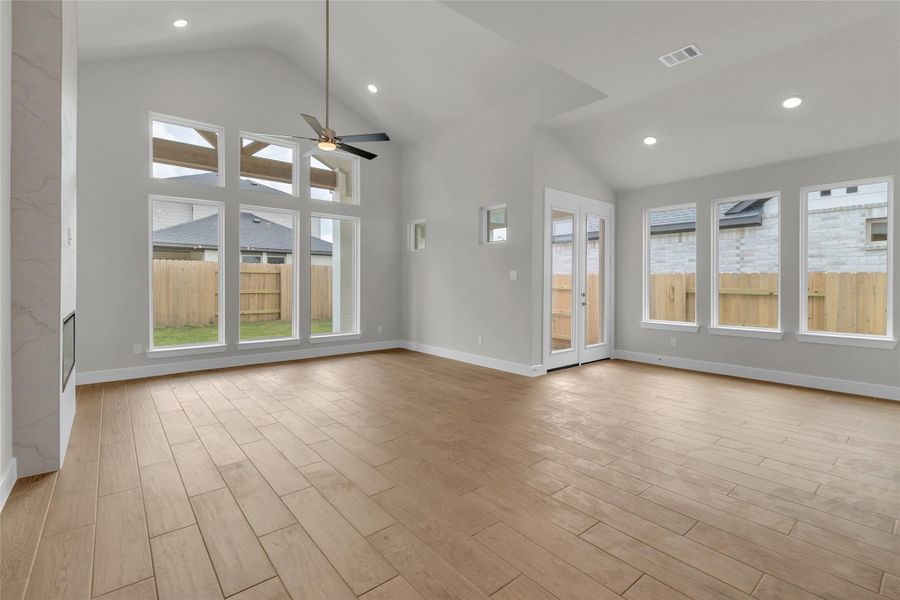 Spacious, unfurnished interior of a new home in Midline, Webster (Image 30).