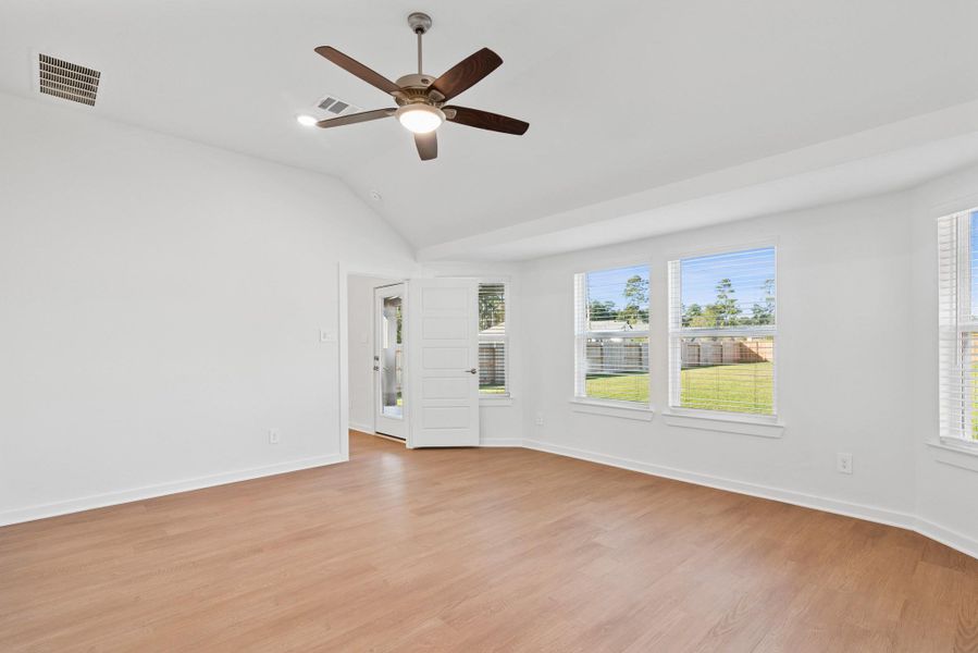 Spacious, unfurnished interior of a new home in Moran Ranch, Willis (Image 10). Spacious, unfurnished interior of a new home in Moran Ranch, Willis (Image 10).