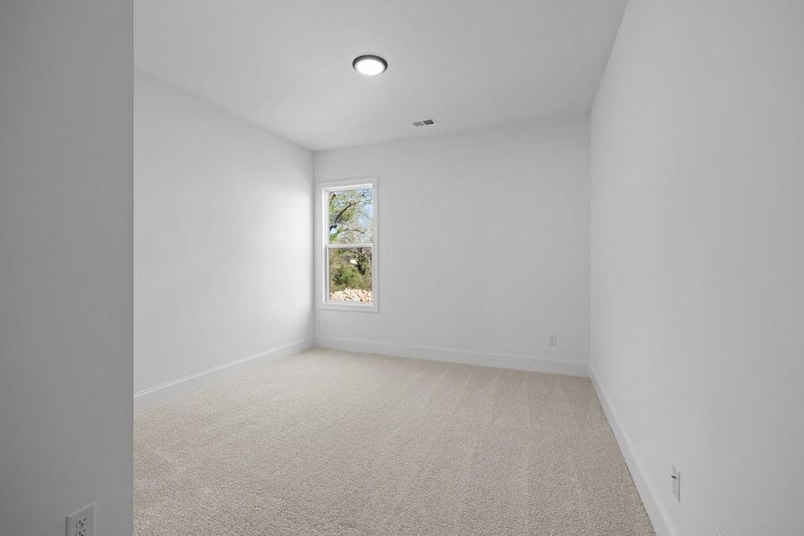 Spacious, unfurnished interior of a new home in Livingstone Park, Kennesaw (Image 22).