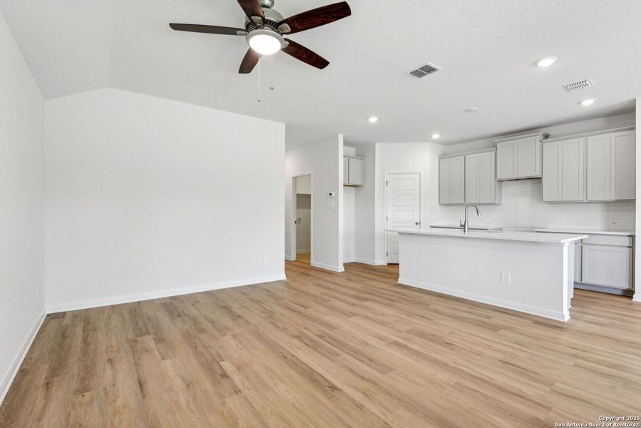 Spacious, unfurnished interior of a new home in Royal Crest, San Antonio (Image 26). Spacious, unfurnished interior of a new home in Royal Crest, San Antonio (Image 26).