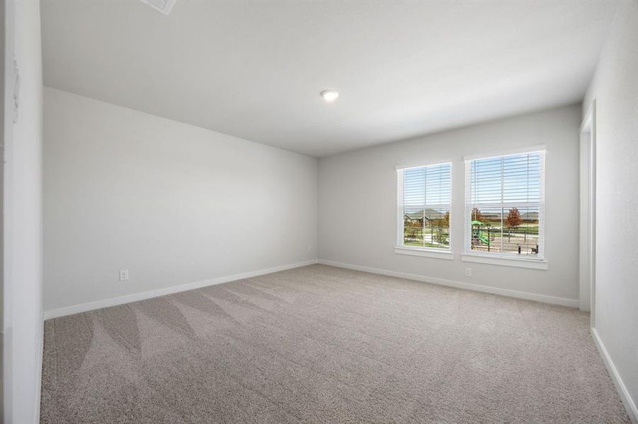 Spacious, unfurnished interior of a new home in The Estates Collection at Overland Grove, Forney (Image 15).