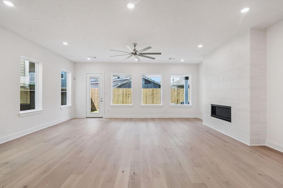 Spacious, unfurnished interior of a new home in , Houston (Image 13).