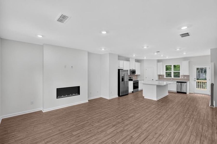 Spacious, unfurnished interior of a new home in Somerset at Veterans Memorial, Mableton (Image 18).
