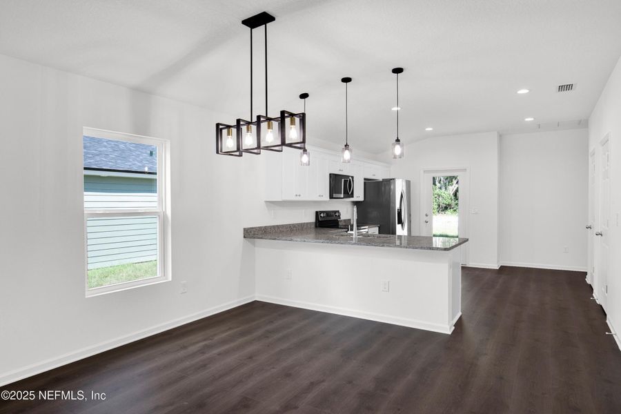 Furnished interior view inside a new home in , Palatka (Image 7).