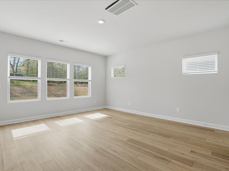 Spacious, unfurnished interior of a new home in Brayfield Manor - Heritage Collection, Wellford (Image 10).