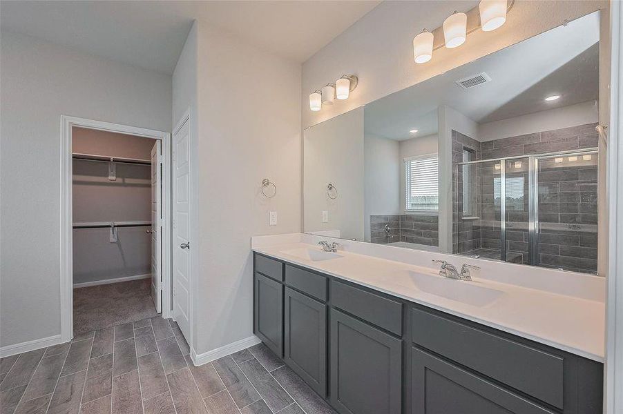 Furnished interior view inside a new home in River Ranch, Dayton (Image 7).