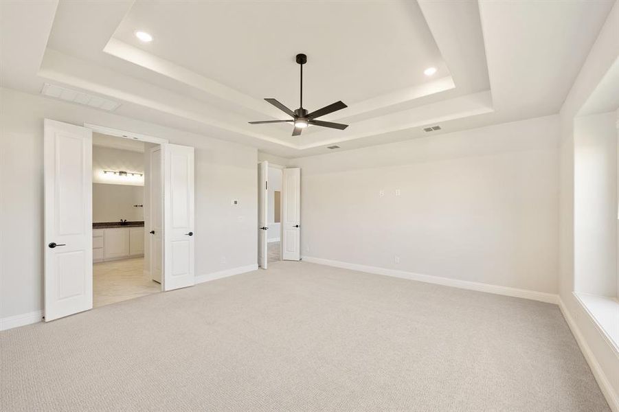 Spacious, unfurnished interior of a new home in Stone River Glen 60s, Royse City (Image 23). Spacious, unfurnished interior of a new home in Stone River Glen 60s, Royse City (Image 23).