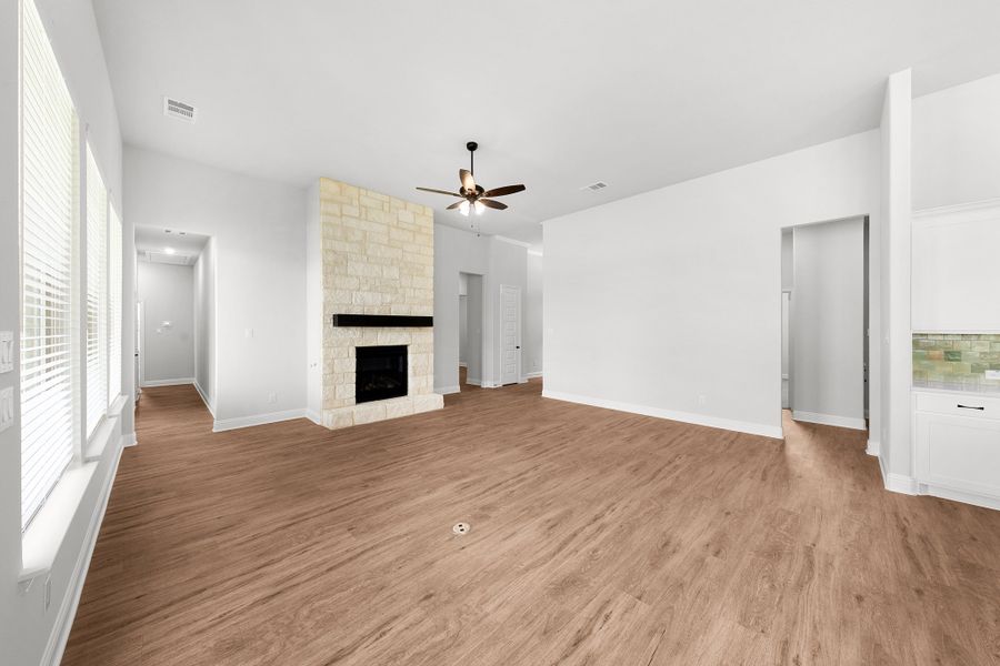Spacious, unfurnished interior of a new home in Heritage, McLendon-Chisholm (Image 11).