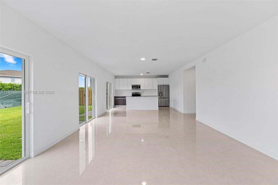 Spacious, unfurnished interior of a new home in , Homestead (Image 9).