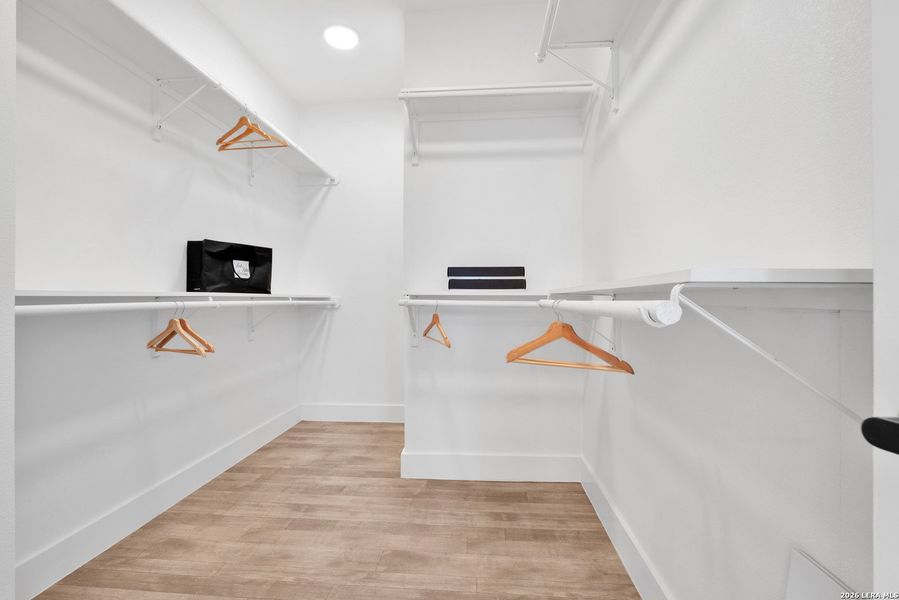 Spacious, unfurnished interior of a new home in , San Antonio (Image 14).