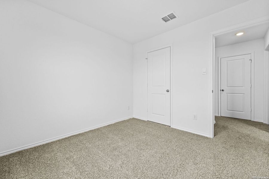 Spacious, unfurnished interior of a new home in Avenida, Converse (Image 19).