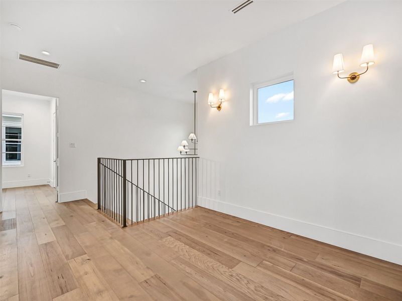 Spacious, unfurnished interior of a new home in , Galveston (Image 33).