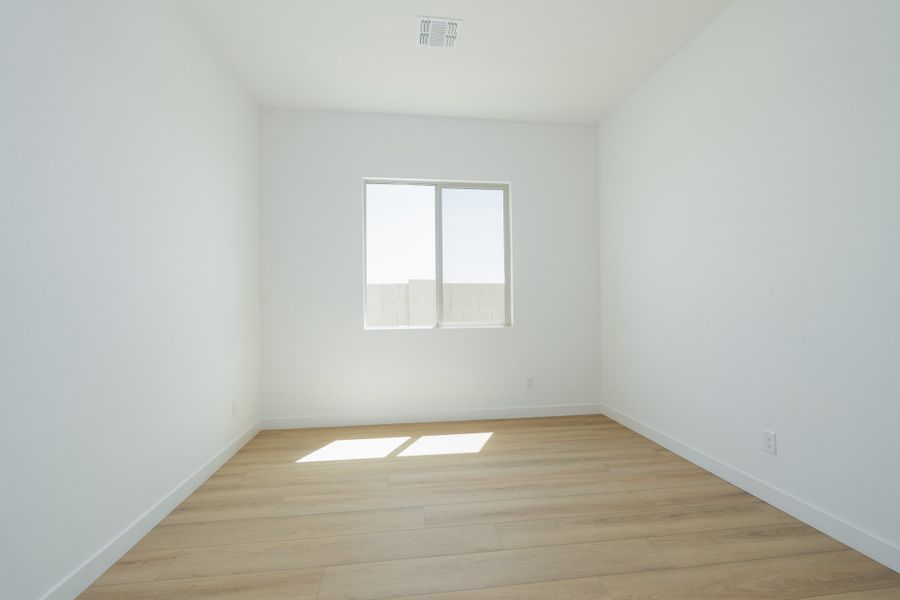 Spacious, unfurnished interior of a new home in Soleo, San Tan Valley (Image 19).