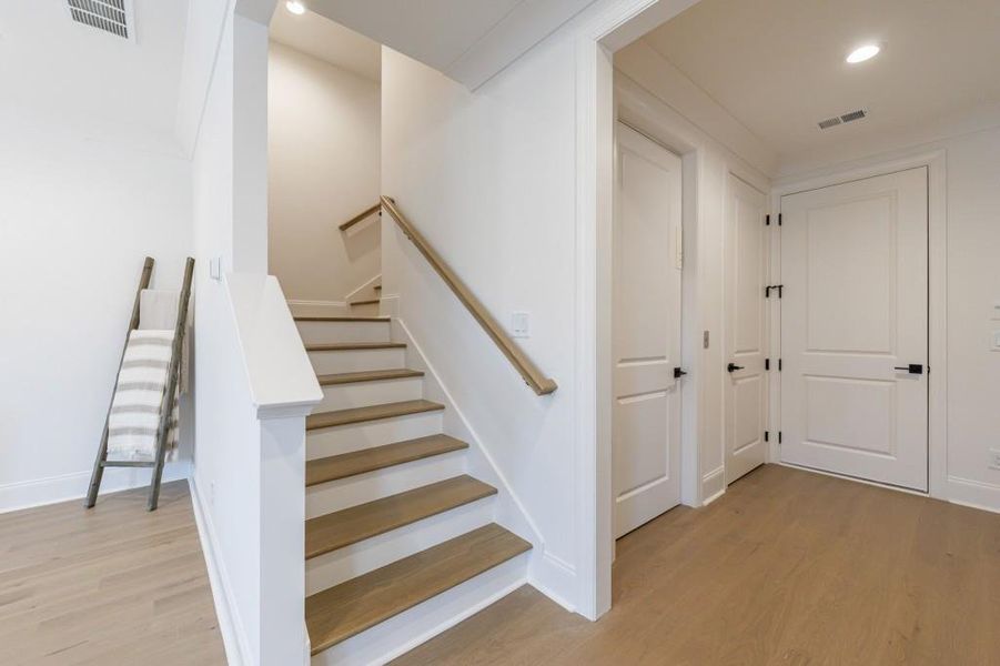 Spacious, unfurnished interior of a new home in , Alpharetta (Image 23).