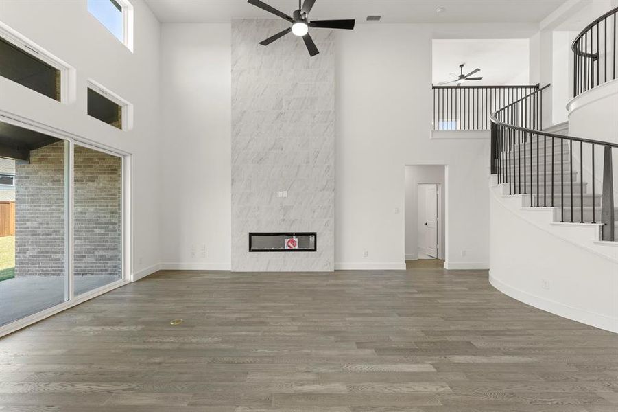 10. 6219 Mulberry - Family (2) 10. 6219 Mulberry - Family (2)