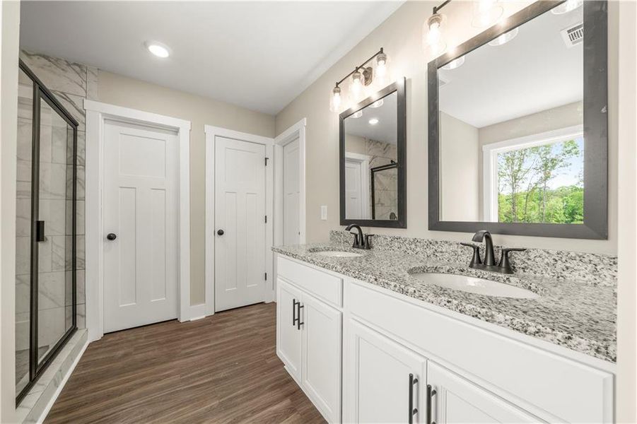 Furnished interior view inside a new home in Benson Estates, Dallas (Image 10).