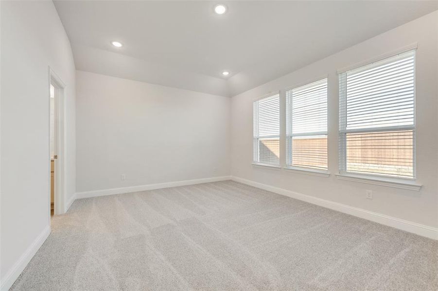 Spacious, unfurnished interior of a new home in Wildflower Ranch, Justin (Image 26).