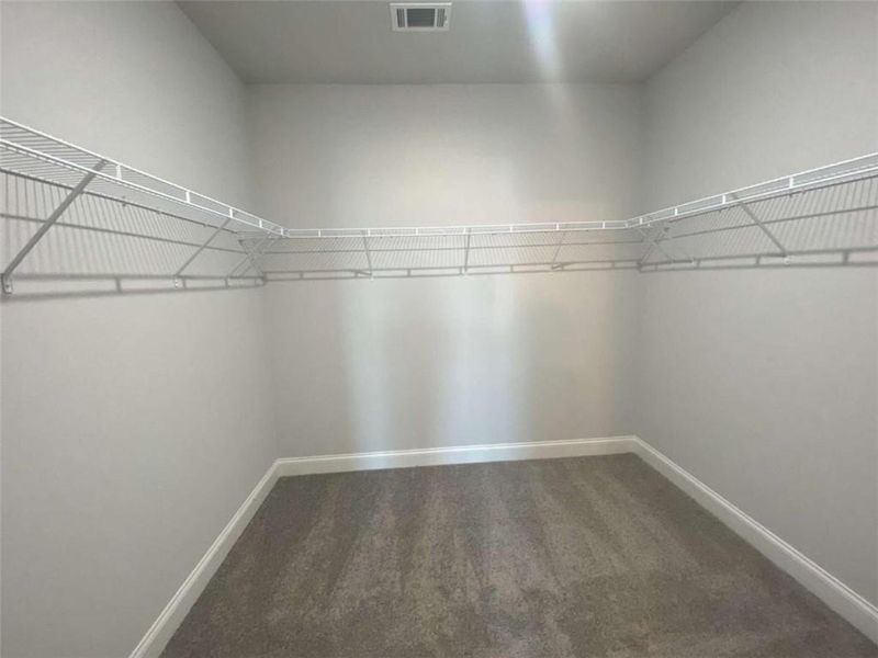 Spacious, unfurnished interior of a new home in , Jefferson (Image 22).